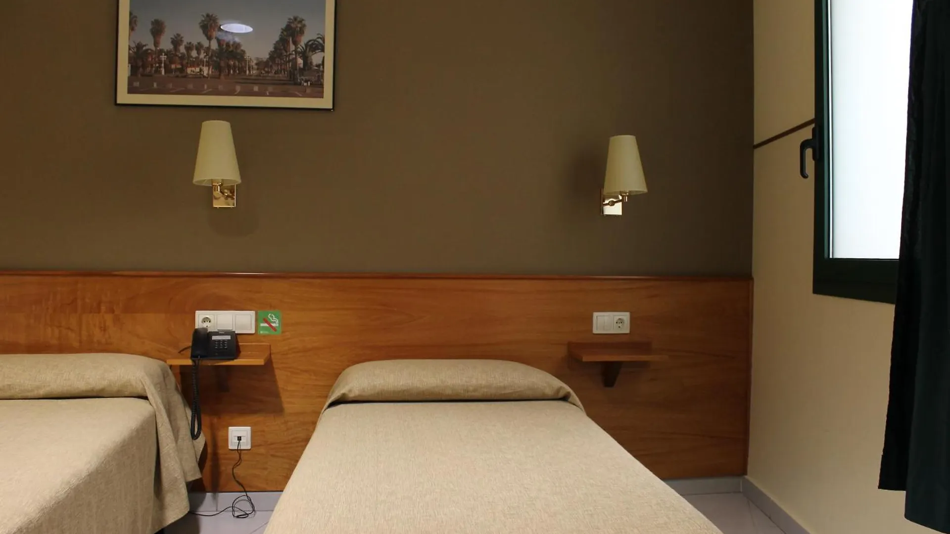 El Jardi Hotel Barcelona 2*,