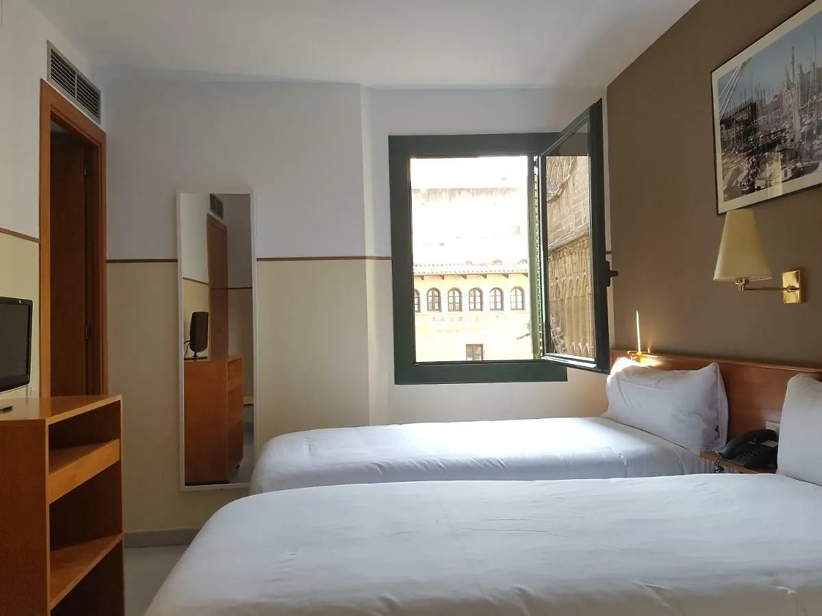 Hotel El Jardi Barcelona 2*,